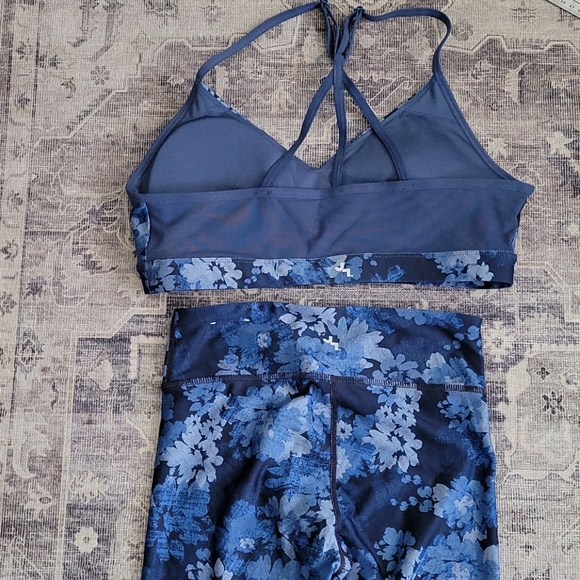 Never Worn 2 PC Yoga Set - Picture 8 of 11
